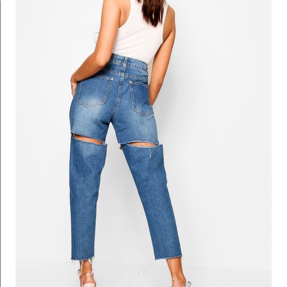 Boohoo High Rise Cheeky Rip Boyfriend Jean - Picture 2 of 2